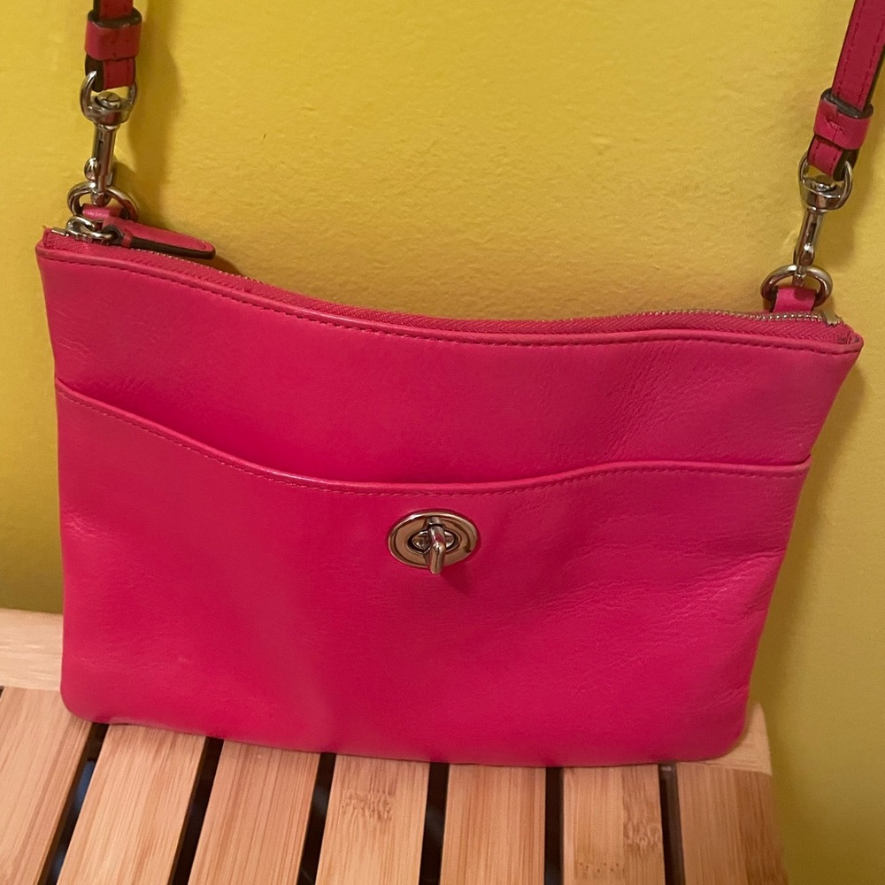 COACH Leather Crossbody Bag.  Hot Pink.  Excellent condition. - Picture 6 of 13